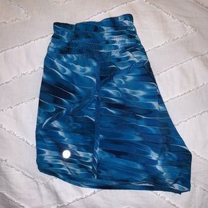 lululemon tracker shorts size 10